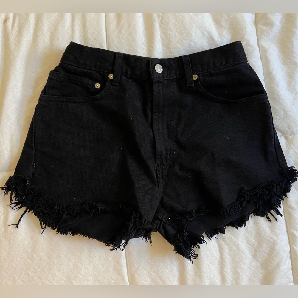 Thrifted vintage levi’s shorts color black, from the store American Vintage